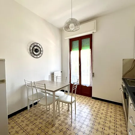 Lella Con Parcheggio